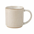 Mug 350 ml en céramique beige à reliefs verticaux avec anse